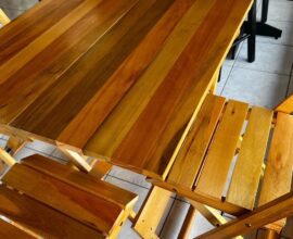 Kit mesa dobrável com 4 cadeiras Verniz