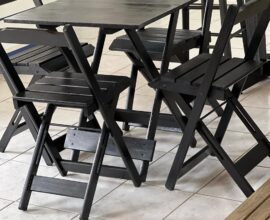 Kit mesa dobrável com 4 cadeiras Preta
