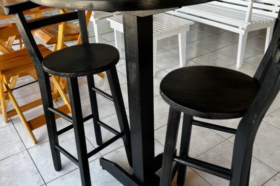 Kit Mesa bistrô com 2 banquetas Preto