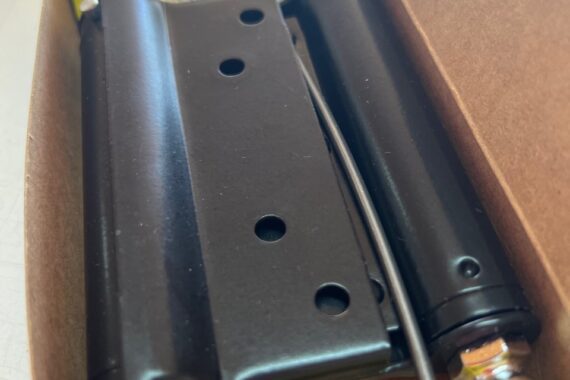 Dobradiça Vai e Vem 4″ União Mundial Preta