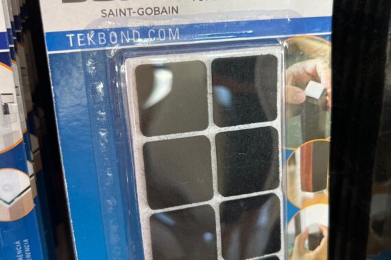 Feltro adesivo quadrado preto 22mm Tekbond