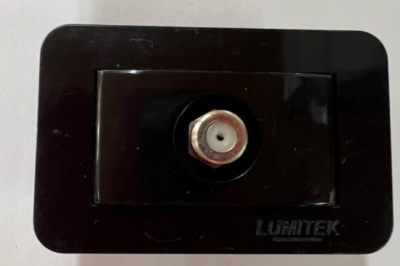 Tomada TV Preta Lumitek