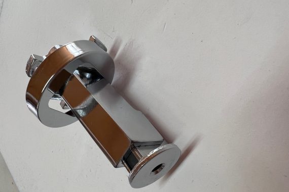 Prendedor magnético para porta Cromado União Mundial