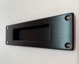 Concha embutir c 2 Parafusos Internos 142 15cm Preta União Mundial