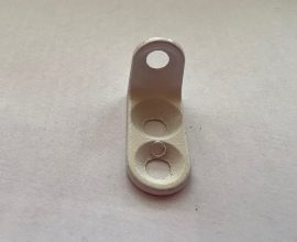 Cantoneira 13×20 3 furos aliviada Branca 3D