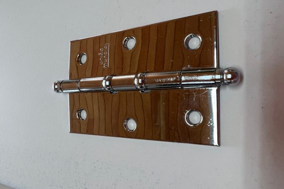 Dobradiça latão 3 1/2 x 2 5/16 leve com anel Cromada União Mundial