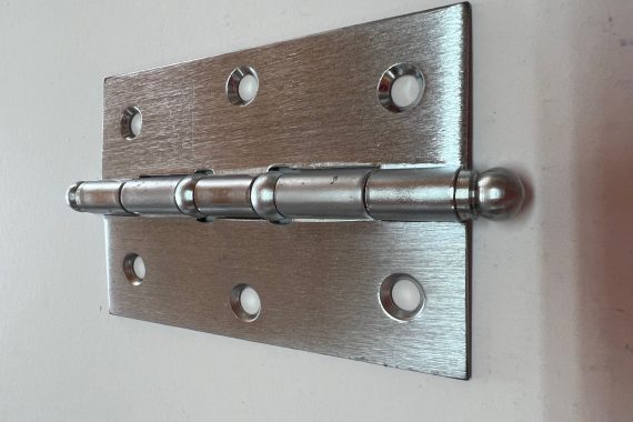 Dobradiça latão 3 1/2 x 2 5/16 leve com anel Escovado acetinado União Mundial